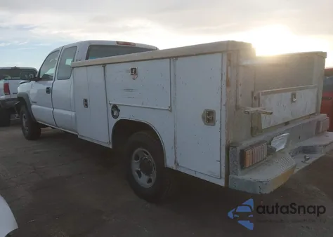 2003 Chevrolet Silverado 2500Hd из США, поврежденный, VIN 1GBHC29U73E310458